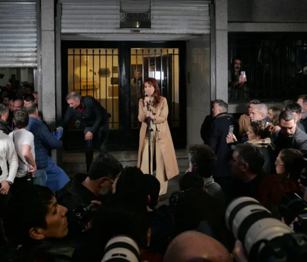 Cristina Fernández alega riesgo vital si no se le otorga prisión domiciliaria